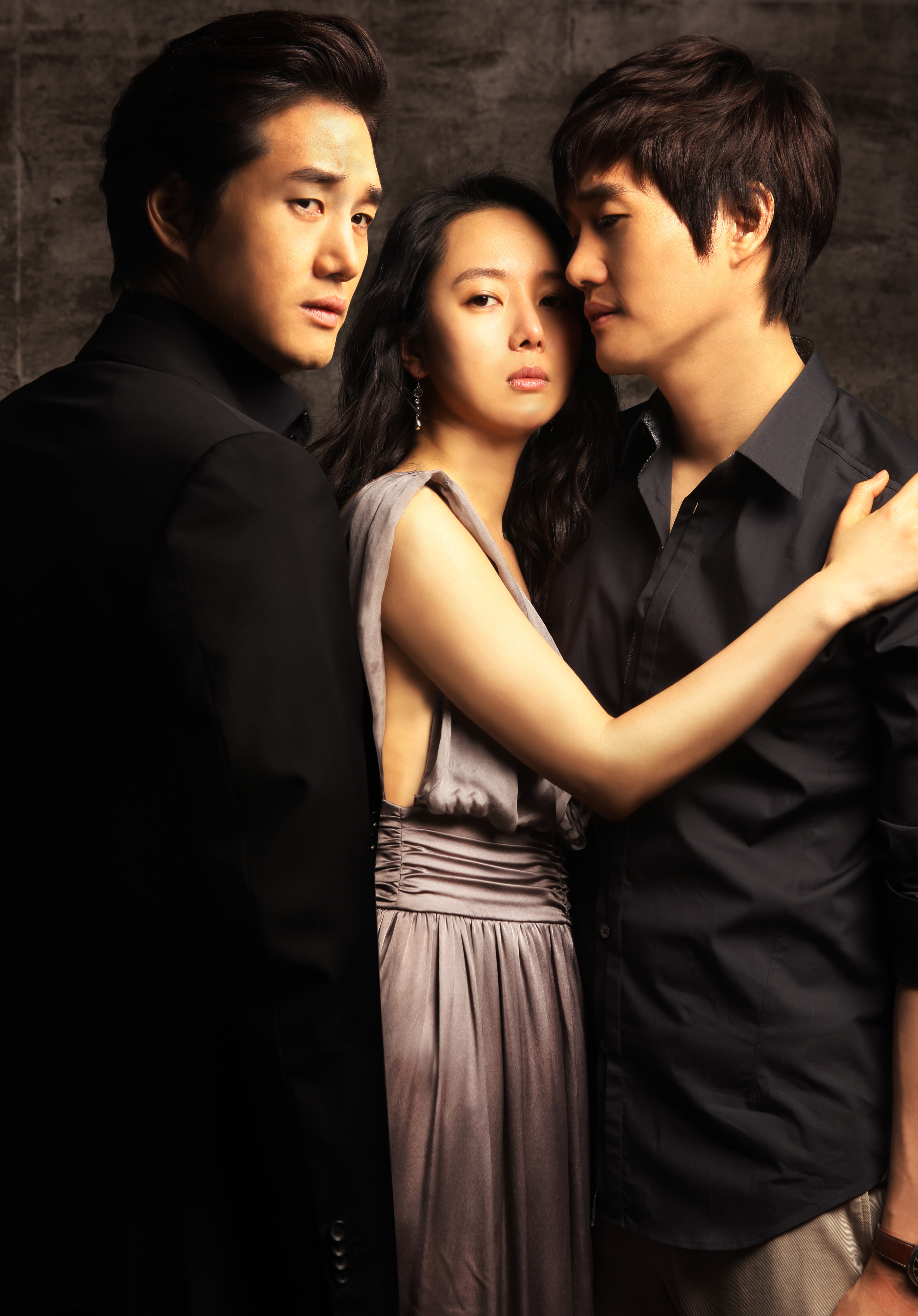Drama korea secret love bercerita tentang min hyuk (ji sung), yang dilahirk...
