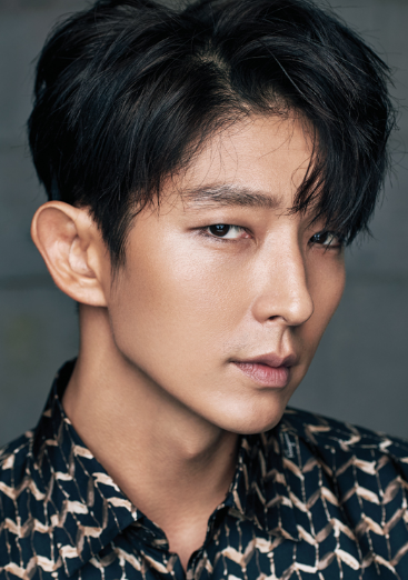 Director Of “Resident Evil” Offered Role To Lee Joon Gi Based On A