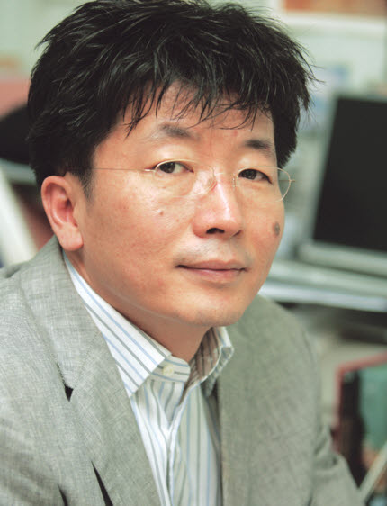 SHIN Chul: Executive Producer,Producer: SHIN Chul was the CEO of [Shincine Communications], which was founded in 1988, and member of the first generation of ... - peo_BFC5F9_20110223112005_1