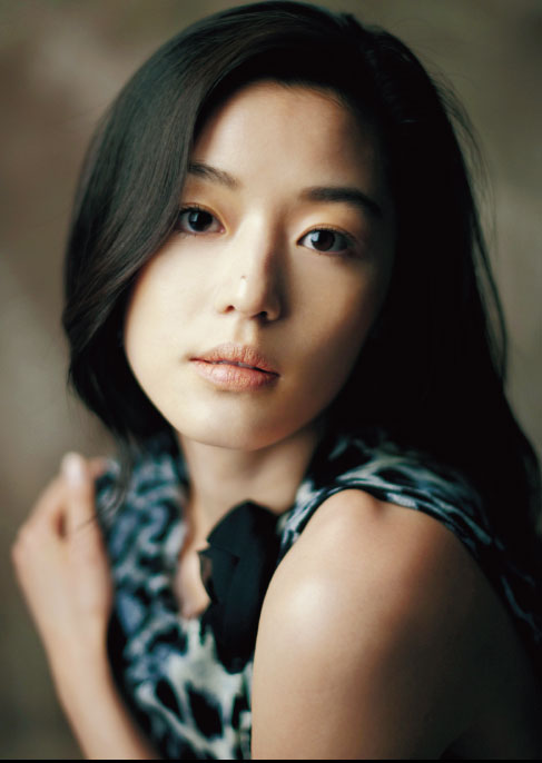 Gianna JUN: Actress: JUN Ji-hyun rose to stardom portraying an unpretentious young woman in &lt;My Sassy Girl&gt;. The popularity of &lt;My Sassy Girl&gt; goes beyond ... - peo_HCIF5F_20110427170703_1